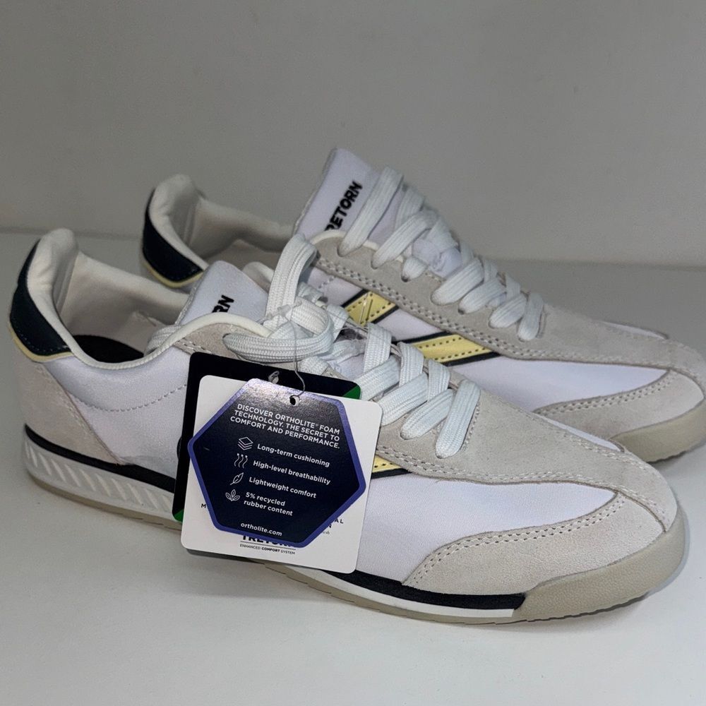 🔥 Tretorn White and Beige Women's Sneakers Sz 7 New